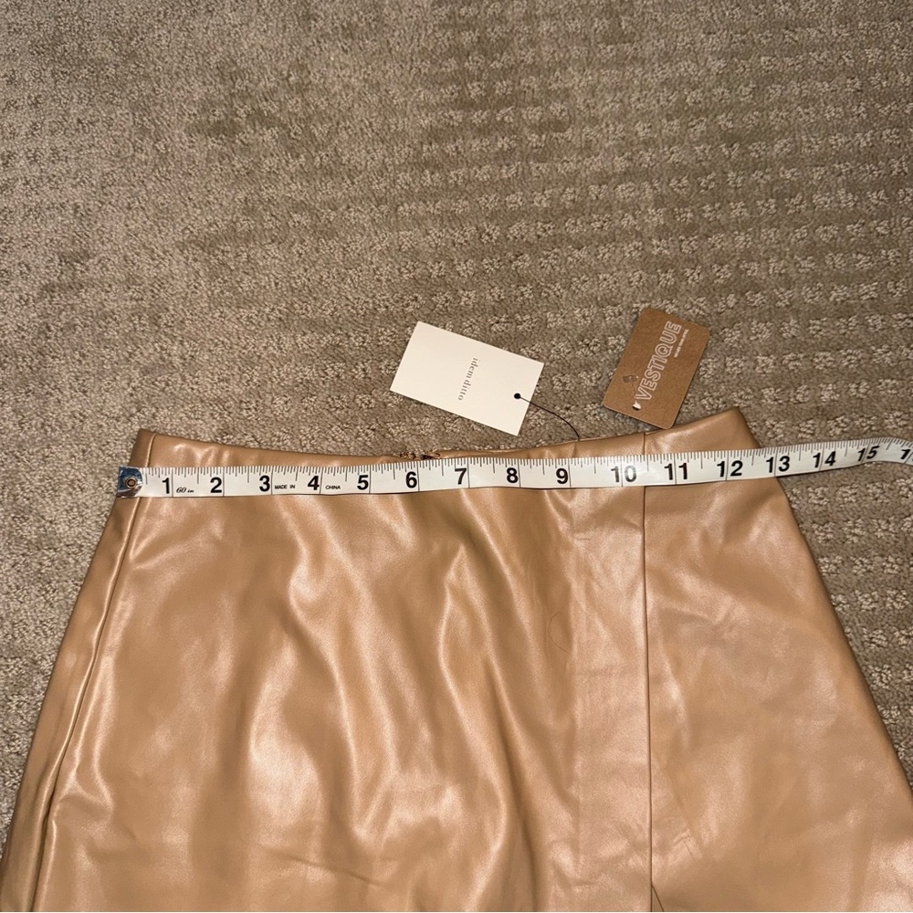 NWT Vestique Boutique Faux Leather Envelope Skort Tan Size Small - Picture 7 of 9